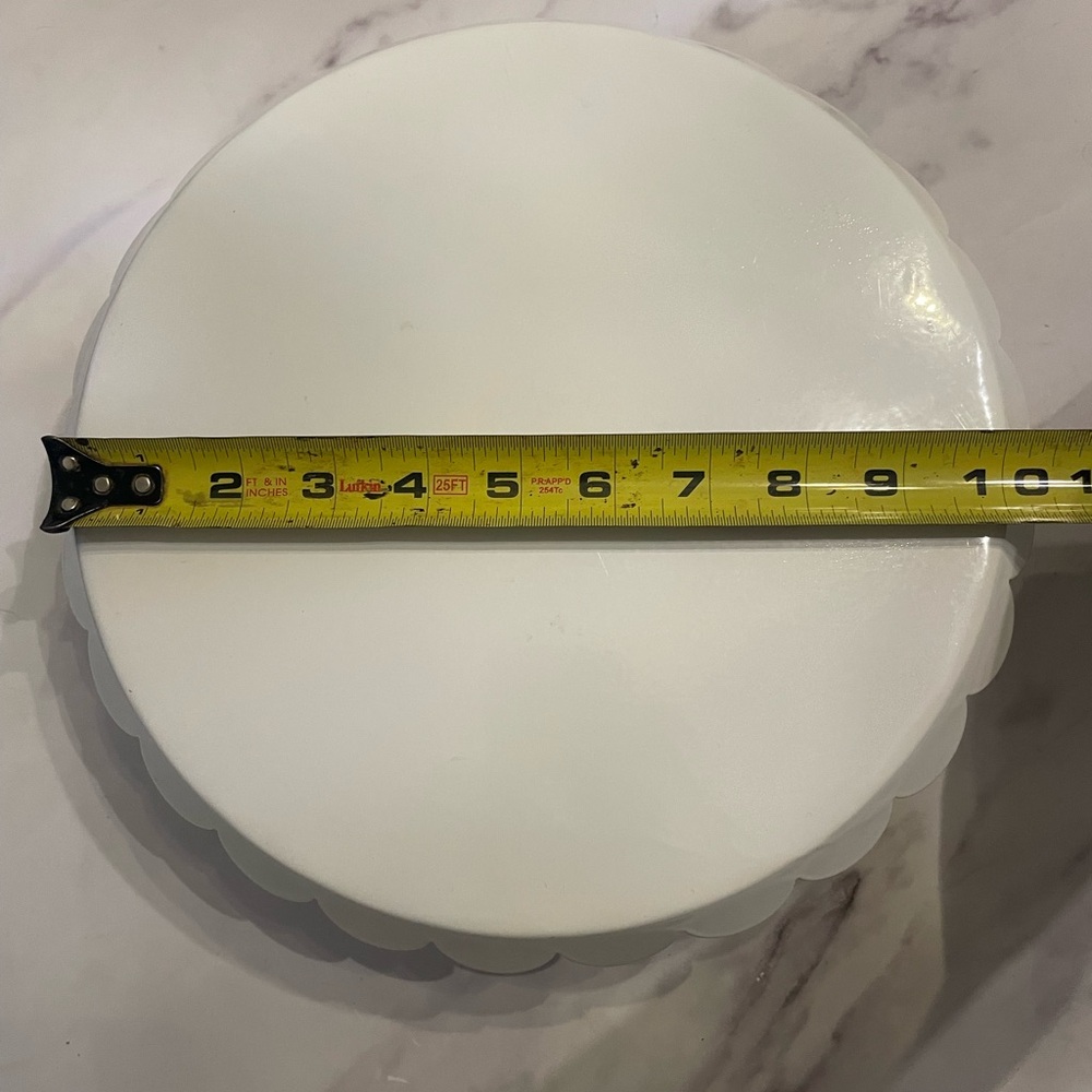White Round Cake Stand
